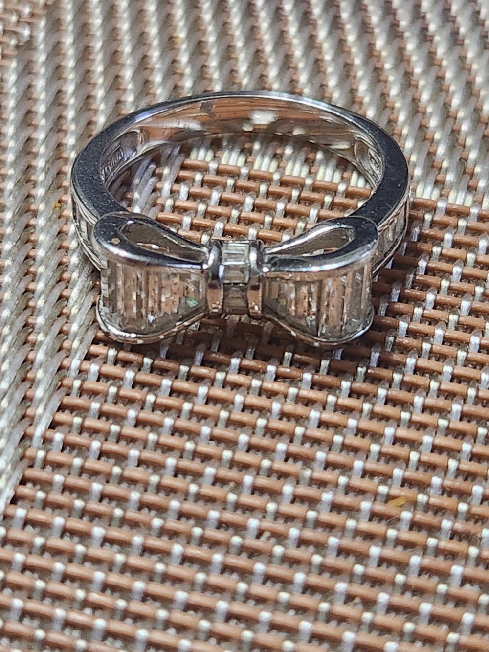 Bow Accent Women's Ring -